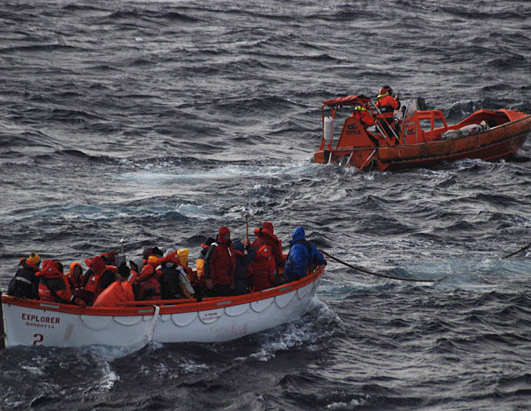 Explorer - Sinking - Cruise Ship